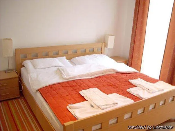 Vivaldi Hotel *